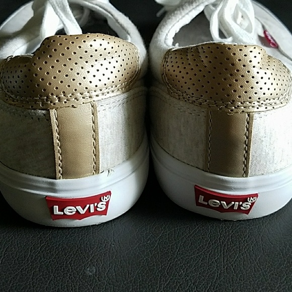 LEVI's gold and White sneakers - Picture 3 of 4